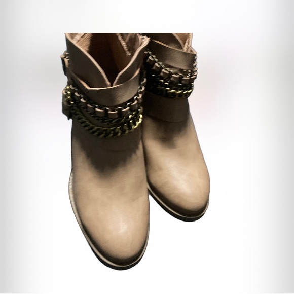 SO Womens Ankle boots 9.5. 
beautiful design - Picture 3 of 13